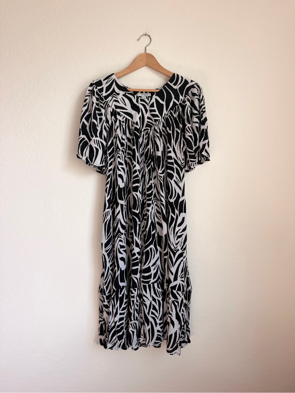 Black & White Printed Short-Sleeve Women's MuMu Dress
